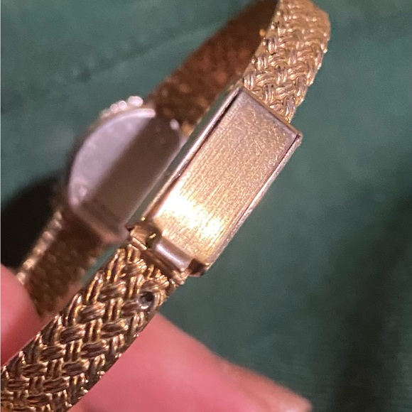 Ladies GRUEN Precision Gold GENUINE REAL Diamond Bezel Quartz Wristwatch Vintage - Picture 4 of 8